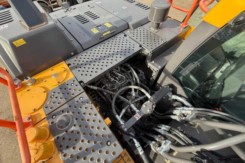 OmecoHub - Immagine VOLVO EC220ELR